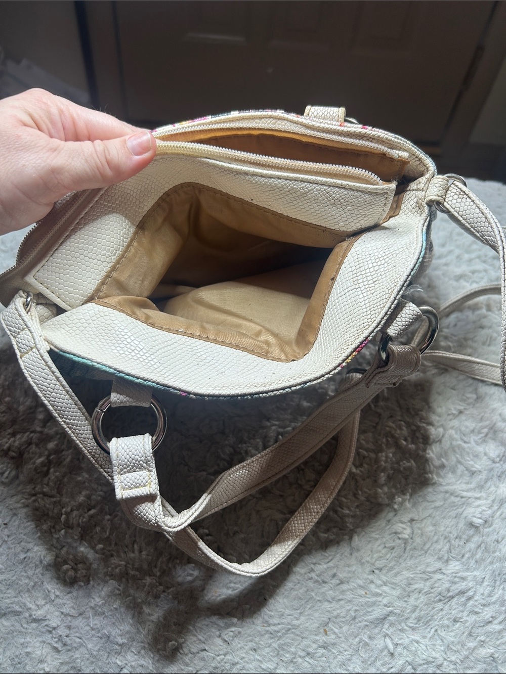 White Floral Shoulder Satchel with Removable Strap - Picture 3 of 4